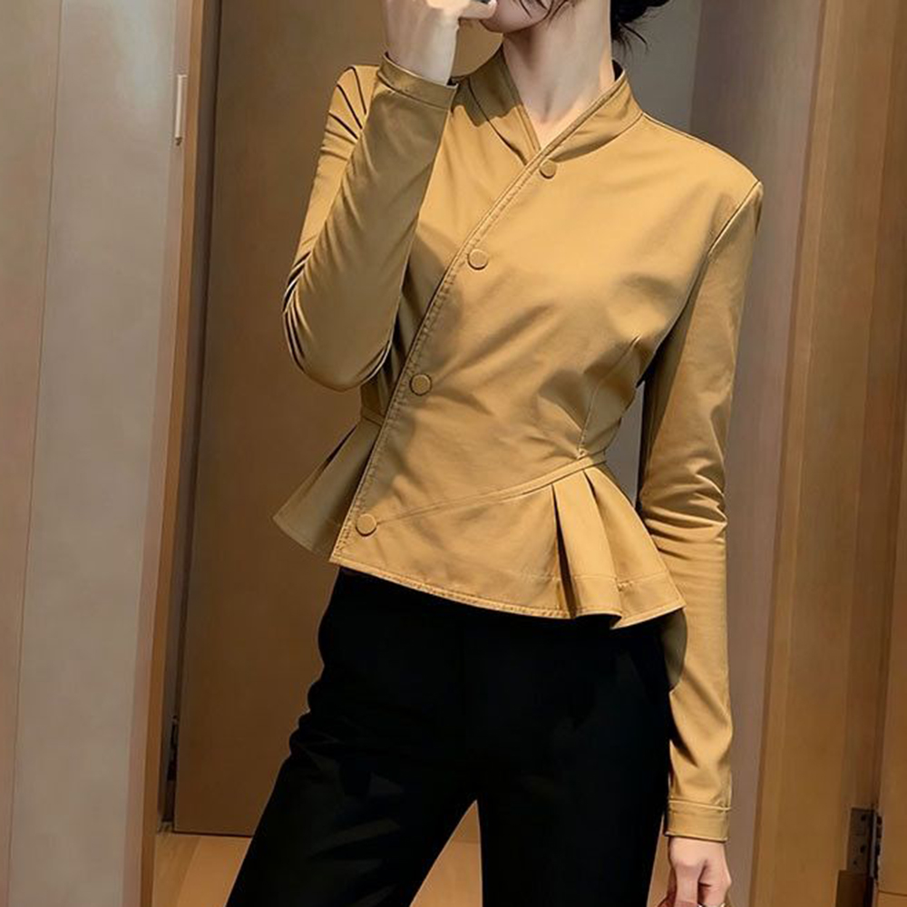 Men'S Fashion Looks 2026 - Khaki short coat for women in